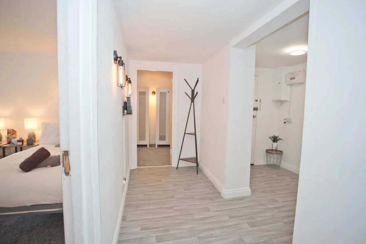 Bank Apartment - Prime Town Centre Location - Close To The Beach! Bournemouth