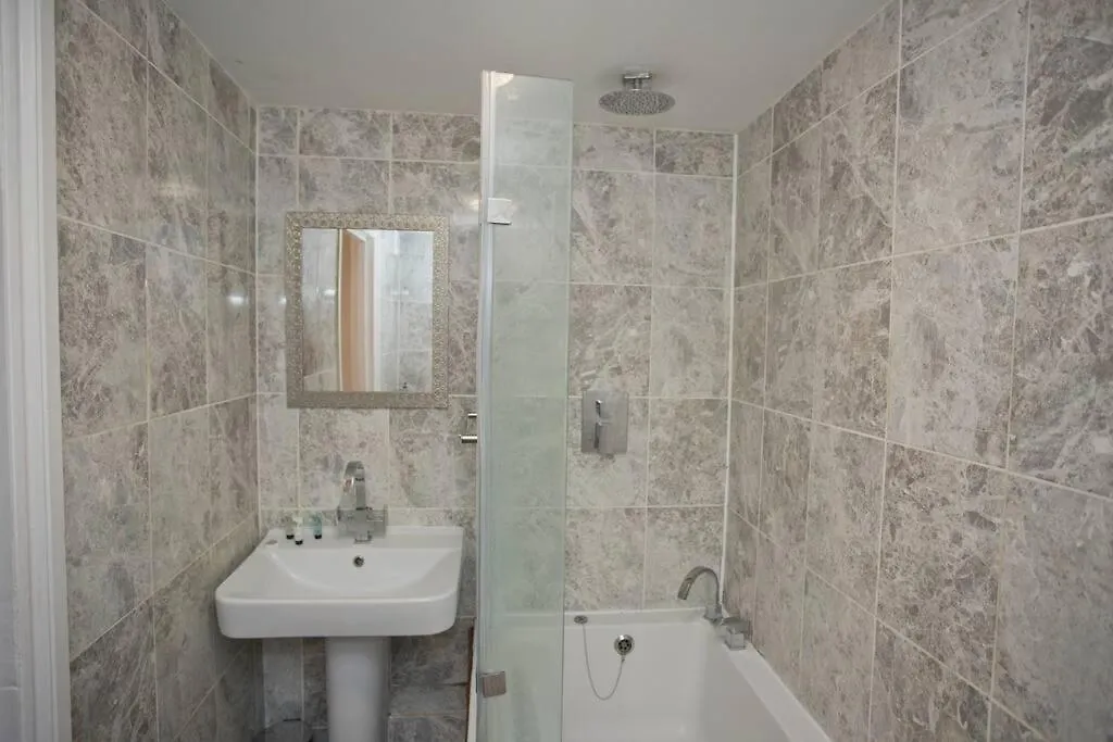 Bank Apartment - Prime Town Centre Location - Close To The Beach! Bournemouth